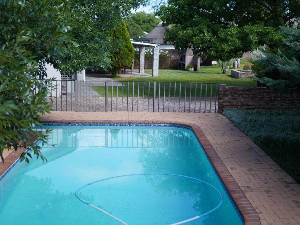 Aloes Guest House 62 On Meintjies Middelburg  Eksteriør bilde